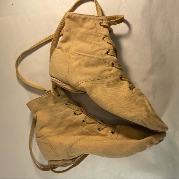 Danzcue Adult Canvas Jazz Boots Shoes Fitting: Order 1/2 - 1 size up comfort fit - Picture 4 of 13